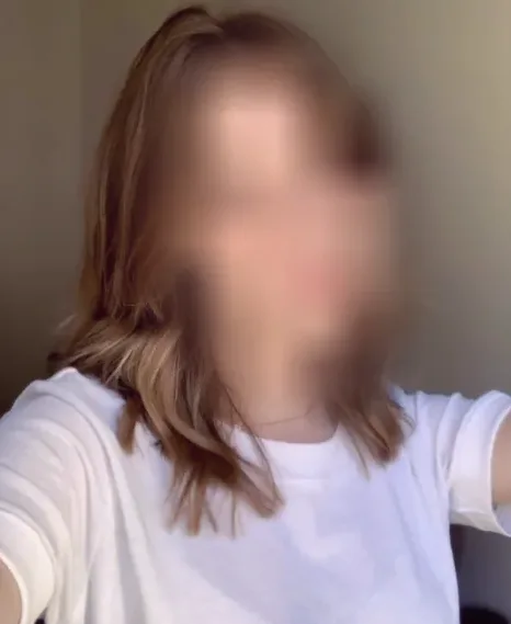 Alma, 28
