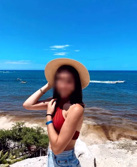 Michelle, 22