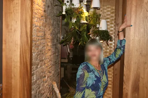 Sanni, 28