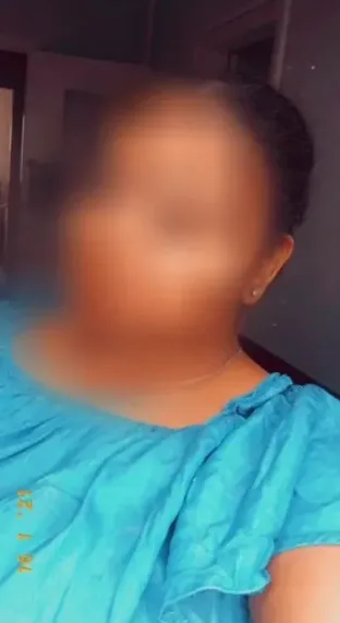 Yasmin, 29